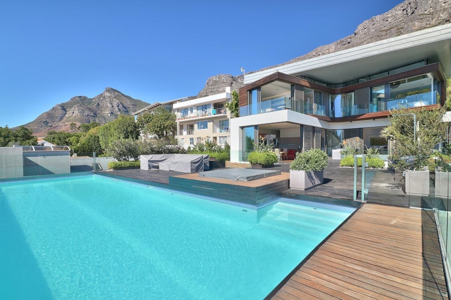 7 Bedroom Property for Sale in Higgovale Western Cape